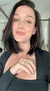 Mini at home hair coloring tutorial, because it’s just that easy! I prefer using ammonia free hair color, so I’m really excited to partner up with @lorealparis and try their NEW Excellence Universal Nudes collection! #L’OrealParisPartner The line is ammonia free, delivers 100% gray coverage and comes in 8 flattering colors to complement your complexion! Their colors are designed to be vibrant and long lasting, so zero worries about my color fading! I absolutely love my results, and I love being 