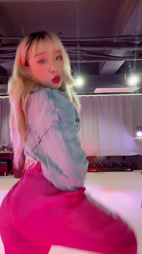 With @kero_dancer 🐸🐸 #fyp #fypシ #dance #twerk #viral #korean #redcoke #레드콕 #추천 #추천떠라 #트월킹