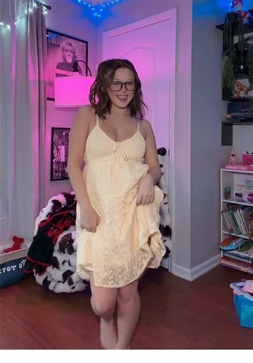 i love a sundress 😝 #fyp #itsthetinkerbell #xyzbca #momtok