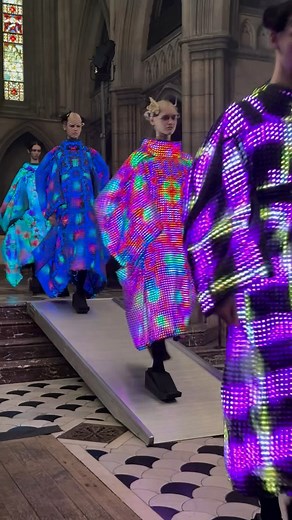 3.1K views · 26 reactions | cloth led screen DIY #wall #ledscreen #led #screen #display #media #leddisplay #panel #ledpanel #bigscreen #ledmonitor #resolution #color #rgb #tech #pixels #video #stage #event #DIY | Apollomi LED Screen Display Factory | Facebook