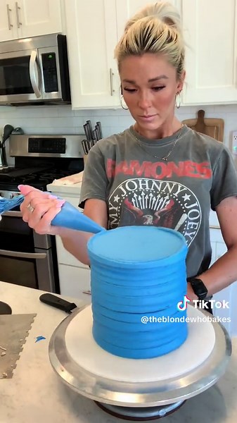 Spider-Man Drip Cake Tutorial