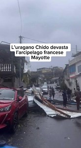 Mayotte, un dipartimento e regione d’oltremare della Francia, è stata colpita da un terribile uragano che ha devastato l’isola. L’uragano, denominato Chido, si è abbattuto lo scorso sabato 14 dicembre e i servizi di soccorso, i vigili del fuoco e il personale dell'aeronautica sono stati mobilitati per assistere la popolazione. Mayotte si trova nel sud-est dell'Oceano Indiano al largo delle coste dell'Africa ed è considerato il territorio più povero della Francia, nonché il territorio più povero 