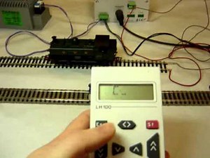 Lenz SET100 Film 2 More on loco CV programming.wmv