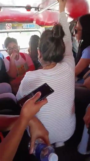 Have courtesy naman grabe talaga kabataan ngaun kung hindi sa cr sa jeep