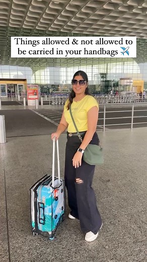 Ruchi Mehta - Foodchronicles on Instagram: "~ List of things allowed and not allowed in your hand bag / hand luggage / carry on ~ Some airlines may have specific weight and size limits for both checked-in luggage and hand baggage, so it’s important to check with your airline before packing . This are just general things - Can be carried / allowed in hand bags- > Wallets, passports, travel documents, and boarding passes > small & portable electronics devices - mobile phones, laptops, tablets, e-r