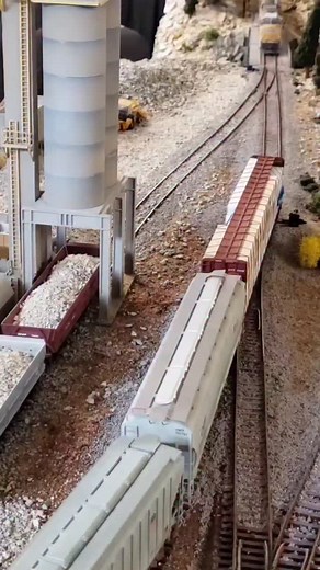 2.8K views · 2.8K reactions | Doing a little switching tonight #hoscale #modelrailroad #modeltrains #railfansofinstagram #trains | Justin Keeler | Facebook