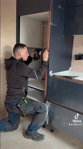 Kitchen appliances install