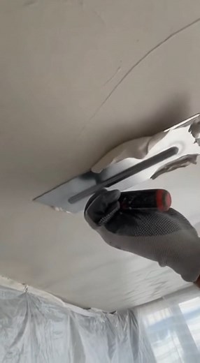 Applying Thin Coat of Plaster to Ceiling #FlawlessFinish | Renovation Skill