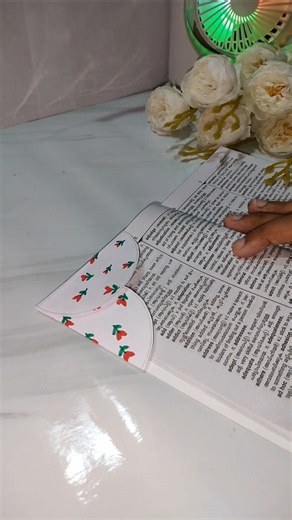 "DIY book mark making | Aesthetic corner book mark📖#diybookmark#papercraft#bookmark