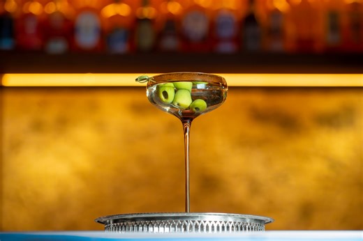 Το Martini επέστρεψε και αυτά είναι τα μπαρ στην Αθήνα που θα το απολαύσεις