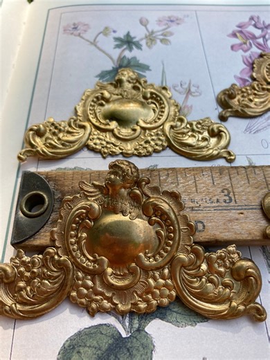 Vintage Victorian Cherub 4 Inch Corner Stamping - Etsy