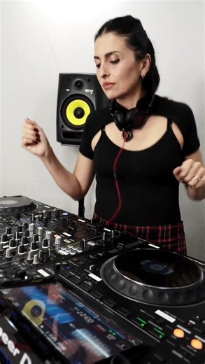 RINSE FM mix live now :) #djset #explore #undergroundsounds #techno #dance #trackid