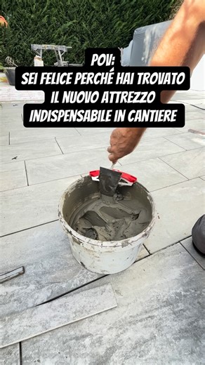 Piva Simone Pavimentazioni on Instagram: "Le innovazioni in cantiere, che ti svoltano il lavoro 😂😉#piastrellista #edilizia #gres #diy #ristrutturazione #tutorial #tiles #"