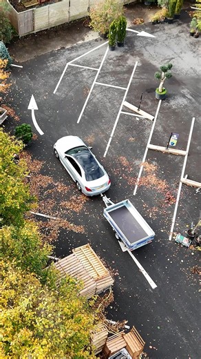 📣THE NEW FLATBED TRAILER RANGE FROM IFOR WILLIAMS Introducing Tow-Max - the brand-new flatbed trailer range, engineered to deliver maximum performance in a lighter, smarter package. With 11 models from 750kg to 2700kg, Tow-Max is built around a robust galvanised steel chassis and our trusted axle and leaf spring suspension system. Wheels are positioned underneath to create a compact footprint with maximum loading space - ready for real work. A broad range of accessories lets you tailor every mo