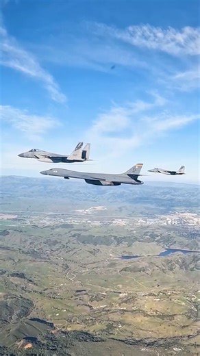 B-1 Lancer Lead Formation Flight ✈️🔥 | US Military News