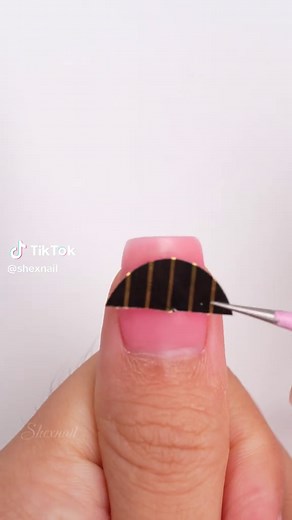 Perfect French tips every time 💅 Save this trick if your lines are never straight 👀✨ Clean, crisp & beginner-friendly! #frenchtips #frenchnails #nailhack #nailtips #nailtutorial