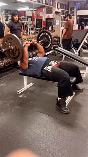 @smthedon191 on Instagram: "OLD SKOOL STEEL CLAPPING. JUST WORK. NO HATE NEEDED. 🤞🏾💪🏾😤 TTD @ttd_athletics @diamondgympro"