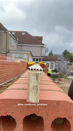 Always a challenge freehand bullsnose 🧱 #asmr #bricklaying #fyp #satisfying #construction #worklife #bricklayer | Construction Ideas