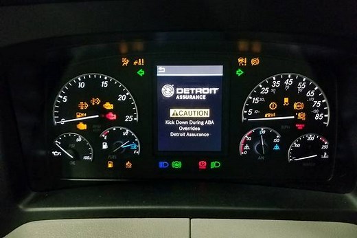 Green Engine Light on Freightliner (What Does That Mean?)