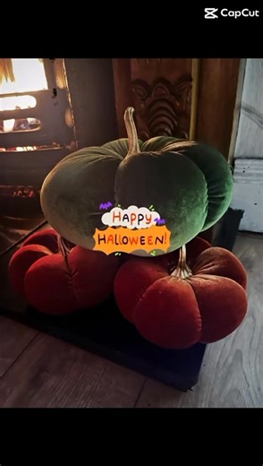 🎃👻 Escape to Our Cosy Halloween Cottage! 🕯️🍂 Looking for the perfect spooky-season getaway? Our charming cottage is all dressed up for Halloween — think twinkling lights, crackling fires, pumpkins and just the right touch of ghostly magic. 🏡✨ Whether you’re planning a romantic autumn retreat, a family adventure, or a friends’ weekend with scary movies and hot cocoa, this is the spot for you! 🍁 🧡 What’s waiting for you: 🏠 A warm, rustic interior with all the modern comforts 🔥 A warm open