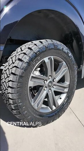 2023 Ford F-150 Platinum | Rough Country M1 Leveling Struts