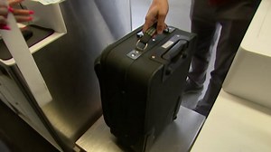How to make sure your checked luggage arrives with your flight this holiday travel season