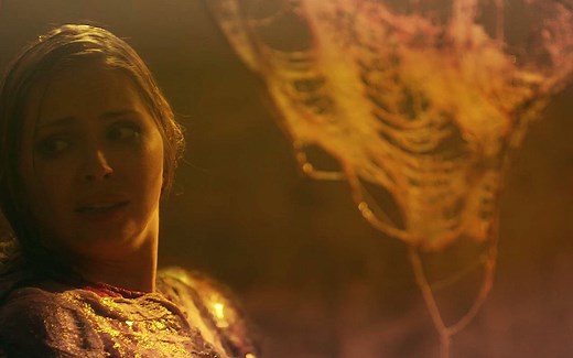 女人变异成怪物 在家里到处产卵 并捕捉生人为食#恐怖