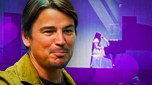 Does Saleka Shyamalan Really Sing & Play Piano In Trap?