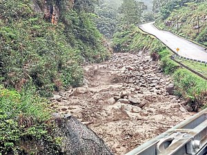 Landslides strike Mount Kinabalu