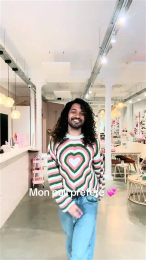 Je le mets tous les jours 🤗 #crochet #heartsweater @chendadiy #crochetinspo #handmade #ootd