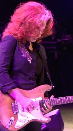 Bonnie Raitt & Band - guitar solo - | North Sea Jazz (2013)