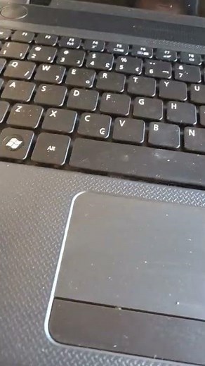 The keyboard does not respond to letters and numbers.