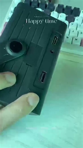 "Say goodbye to the TV! With this projector, I transformed my room into a 4K private cinema."