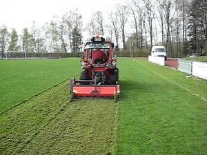 AGRITEC-Vertikutierer ST40 an Carraro 8400 - www.agritec.de (2)