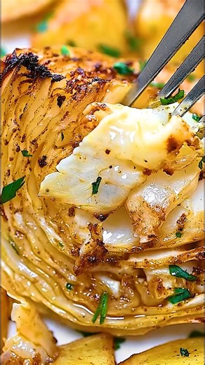 roasted potatoes and cabbage 🥔🥬 #recipe #easyrecipe #plantbased | Eat Something Vegan