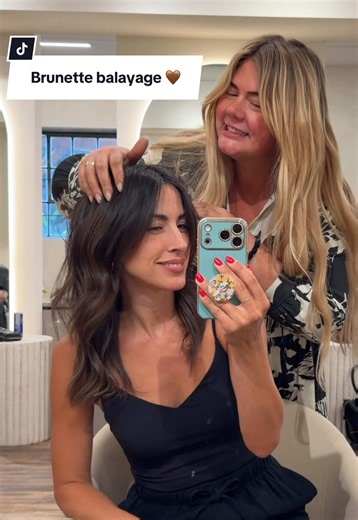 The best hairdressers know exactly what you want, even when you don’t @thatchandfringe 3-4 hours of work to make it look alllllmost the same, just better. LOVE YOU, you make every visit so fun 😂 Can you notice the difference?? x . . Hairdresser brunette balayage highlights