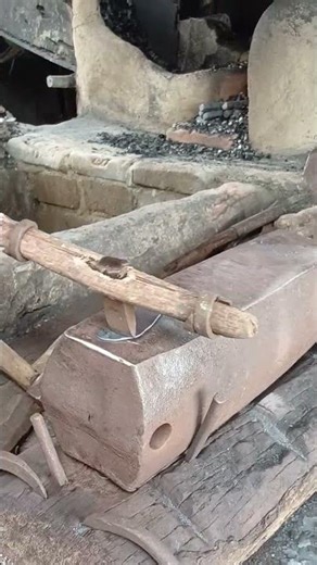 the process of making a rubber stem incising knife #blacksmith #blacksmithtraditional #cuttingforge