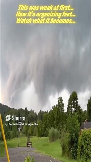 ⚠️ Rotating Wall Cloud: Is a Tornado Forming Now? 🌪️