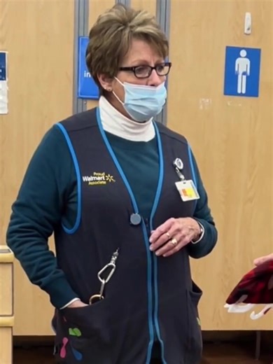 Hilarious Prank at the Clothing Store