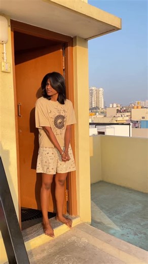 Kolar Jeeva on Instagram: "Mini vlog 👑👜(part -125) #vlog #support #dailylife #mini #ownvoice"