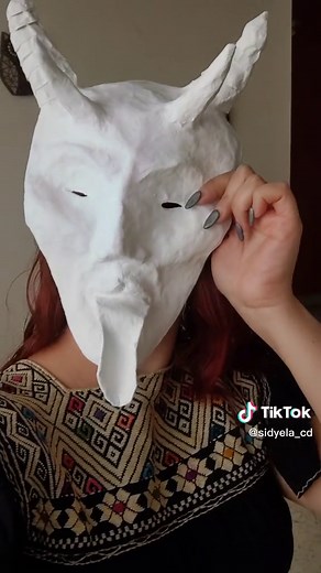 Manualidades para hacer máscaras con material reciclado