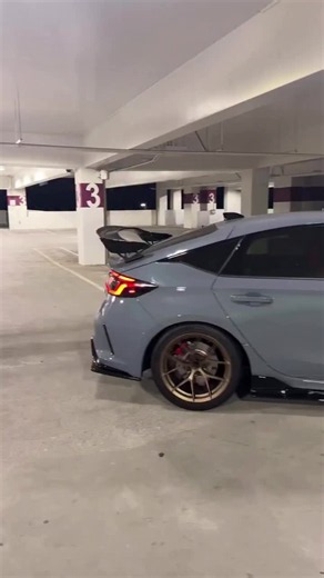 Built to stand out from every angle. 🤍 Equipped with parts to complete the look and elevate the Type R’s presence. #FL5 #TypeR #HondaCivicTypeR #AeroflowDynamics #HondaPerformance