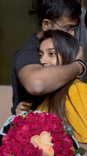 He Surprised me at 12am 😍 Our first ROSE DAY🌹💐 || #love #rose #roseday #surprise #viral