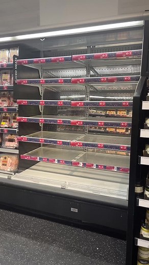 Get festive this season with M&S all new party food including our collection sticky Asian style chicken lollipops and our molten cheddar cheese profiteroles🎄🎅🏻#torslay #mands