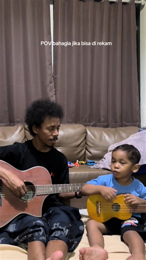 Raim Laode dan Anak: Momen Ayah dan Anak Terekam