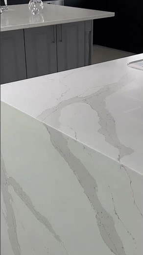 Calacatta Gold Quartz kitchen worktop #calacatta #quartz #kitchen