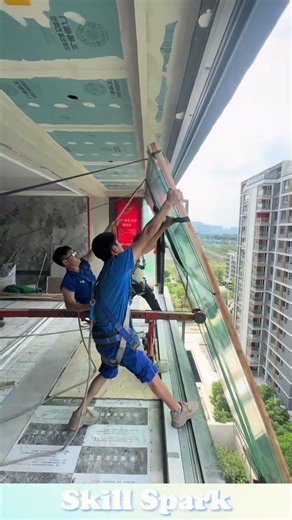 Hoisting & Mounting of Floor-to-ceiling Windows #construction