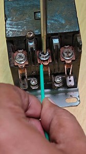Electrical knowledge correct way to connect circuit breaker connection #diy #electric #usa | USA Electrician