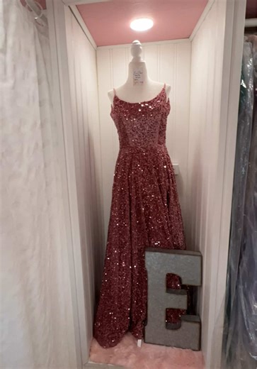 Em's Closet on TikTok