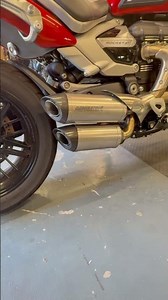 THIS IS HOW A TRIUMPH ROCKET 3 SHOULD SOUND #rocket #rocket3 #exhaust #dominator #factory